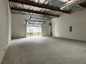 2220 Eastridge Ave, Riverside, CA à louer Photo intérieure– Image 1 sur 3