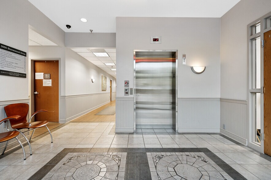3000 Stonewood Dr, Wexford, PA à louer - Photo de l’immeuble – Image 2 sur 18