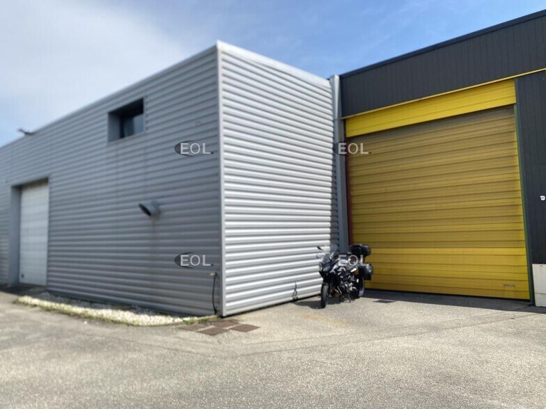 Industriel/Logistique dans Mornant à louer - Photo de l’immeuble – Image 3 sur 15