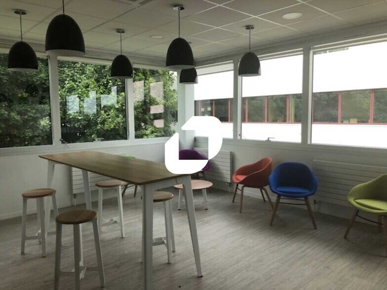 10 Avenue De L'Entreprise, Cergy à louer - Photo de l’immeuble – Image 2 sur 56