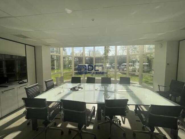 Plus de détails pour Industriel/Logistique à louer