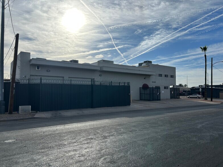 2046 W Ironwood Dr, Phoenix, AZ à louer - Photo de l’immeuble – Image 3 sur 9