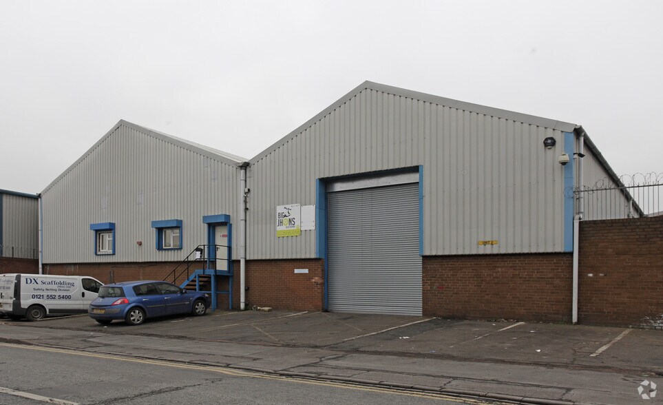 Sams Ln, West Bromwich à louer - Photo principale – Image 1 sur 6