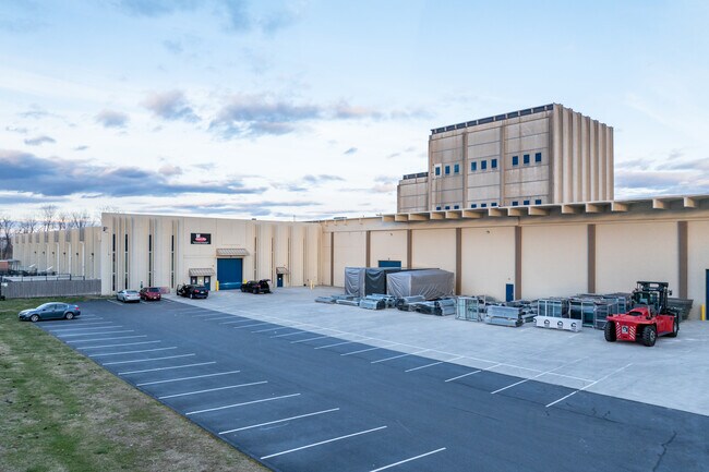 Plus de détails pour 53 Ayer Rd, Littleton, MA - Industriel/Logistique à louer