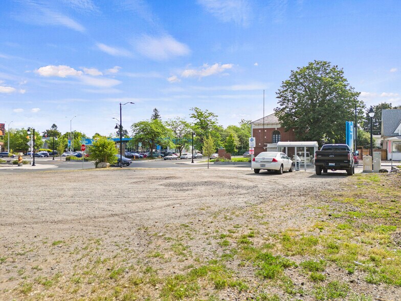 1007 Montgomery ave, Spokane, WA à vendre - Photo de l’immeuble – Image 3 sur 6
