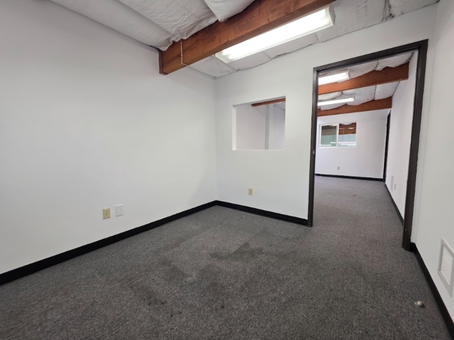 2596 Bay Rd, Redwood City, CA à louer Photo intérieure– Image 1 sur 4