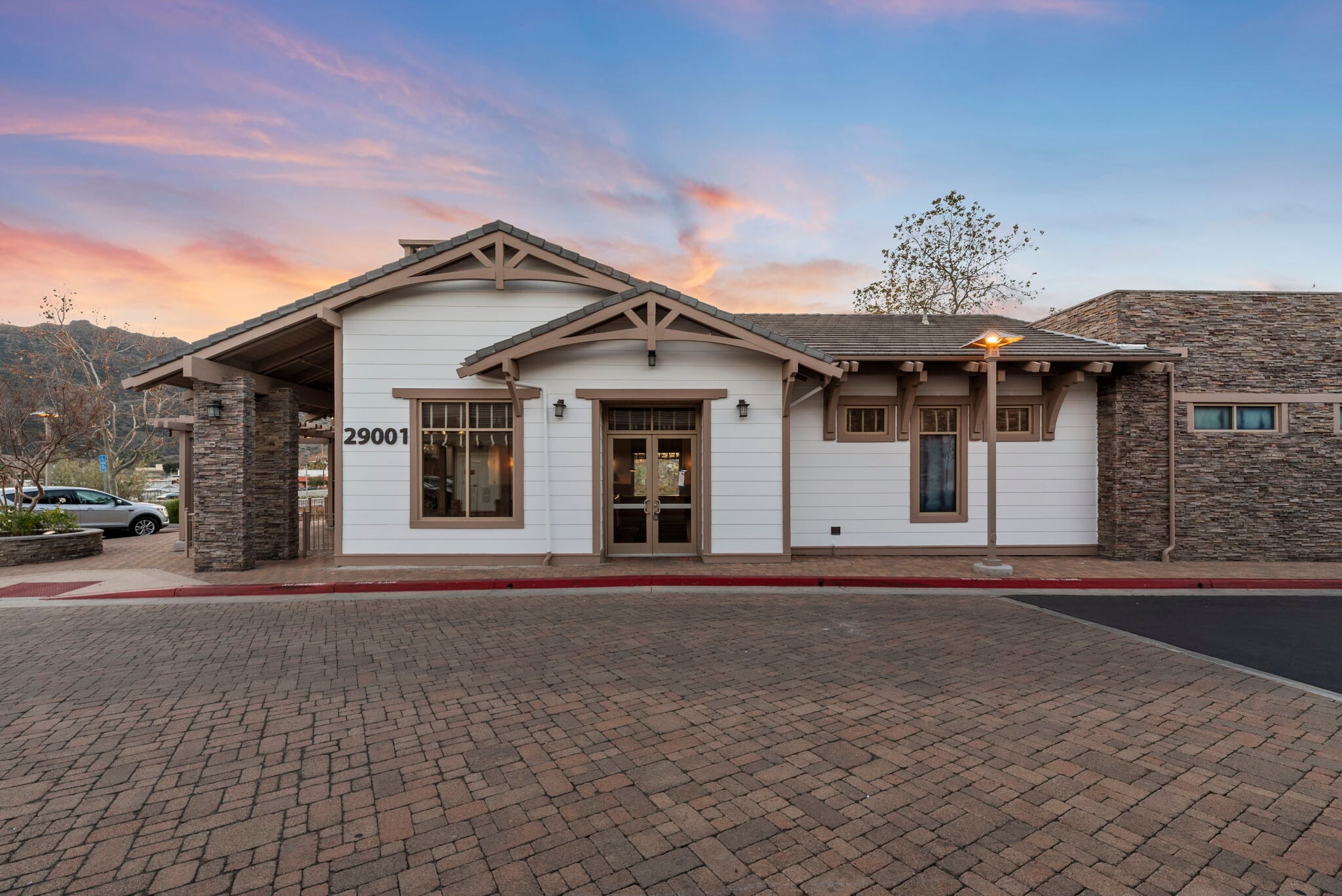 29001 Canwood St, Agoura Hills, CA à louer Photo intérieure– Image 1 sur 6