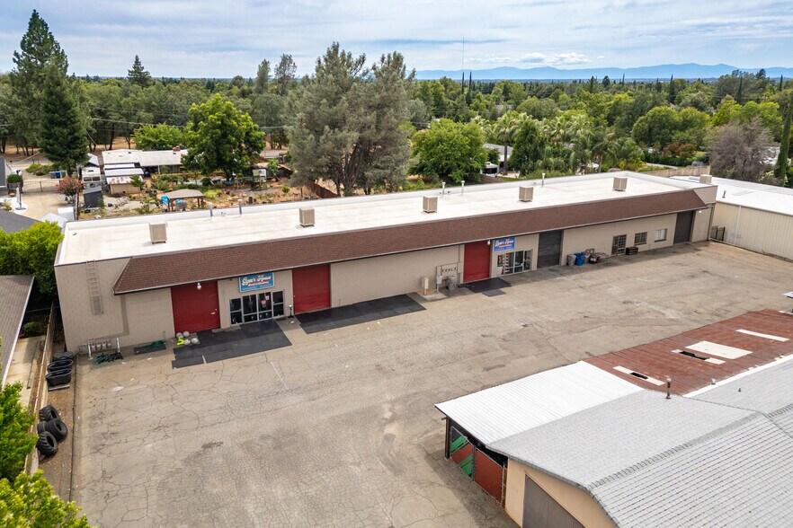 2273 Hartnell Ave, Redding, CA à vendre - Photo de l’immeuble – Image 2 sur 19