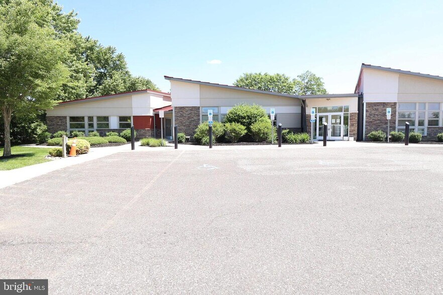 399 Front St, Elmer, NJ à vendre - Photo de l’immeuble – Image 2 sur 22