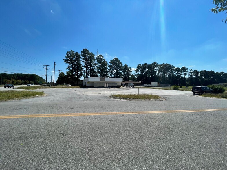 3 Aragona Blvd, Jacksonville, NC à vendre - Photo de l’immeuble – Image 3 sur 8