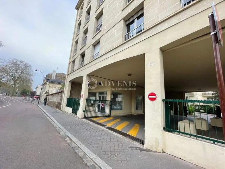 Bureau dans Versailles à vendre - Photo de l’immeuble – Image 2 sur 3