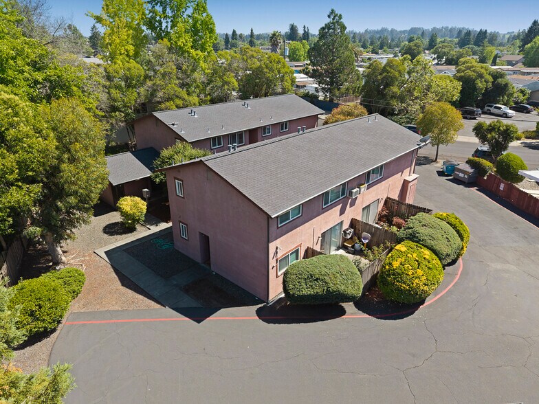 7488 Bridgit Dr, Rohnert Park, CA à vendre - Photo de l’immeuble – Image 3 sur 40