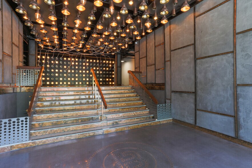 10 County Center Rd, White Plains, NY à louer - Hall d’entrée – Image 1 sur 7