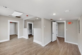 3818 S Lancaster Rd, Dallas, TX à louer Photo de l’immeuble– Image 1 sur 37