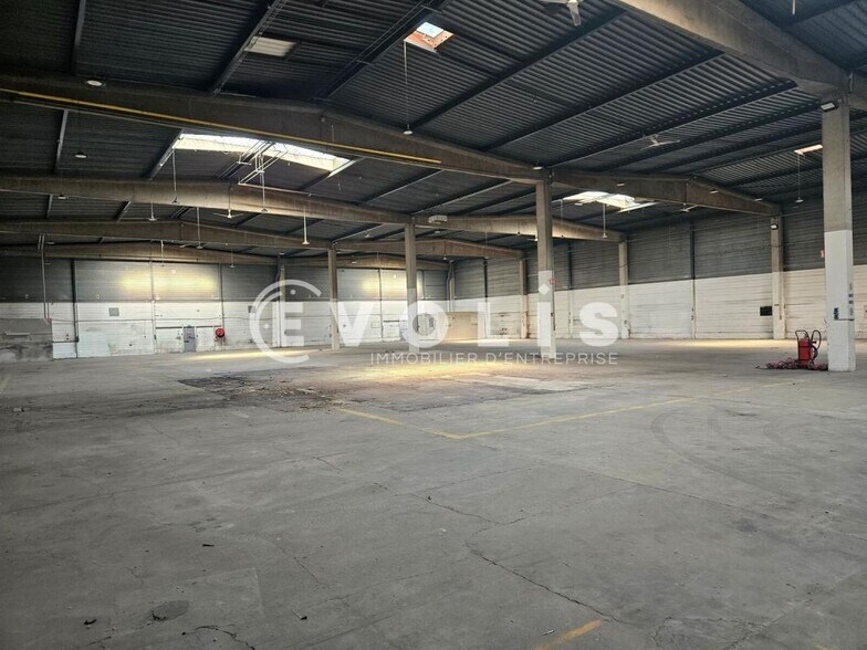 Industriel/Logistique dans Morangis à louer - Photo de l’immeuble – Image 3 sur 14