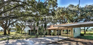 Plus de détails pour 14114 Highway 36, Needville, TX - Bureau à vendre