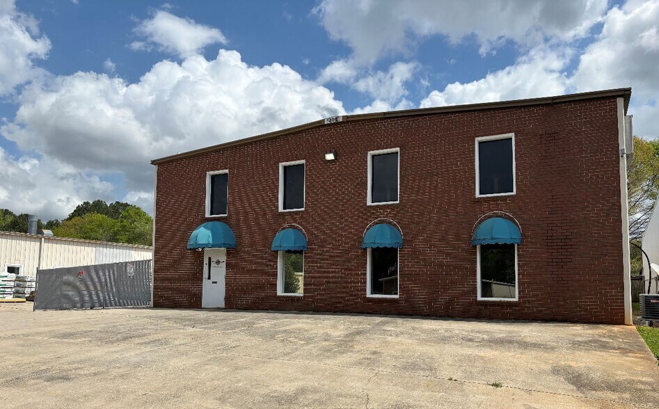 155 Industrial Way, Fayetteville, GA à vendre - Photo de l’immeuble – Image 2 sur 6