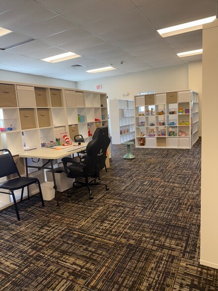 9130 University City Blvd, Charlotte, NC à louer - Photo de l’immeuble – Image 3 sur 15