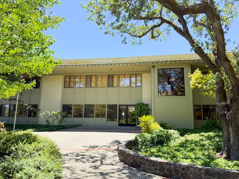 7655 Redwood Blvd, Novato, CA à louer - Photo de l’immeuble – Image 3 sur 8