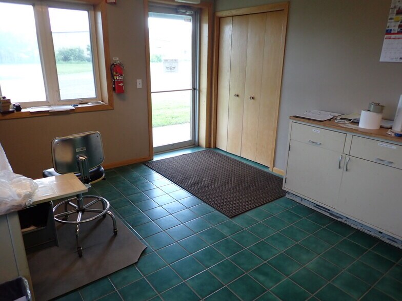 940 6th Ave NE, Milaca, MN à vendre - Photo de l’immeuble – Image 3 sur 7