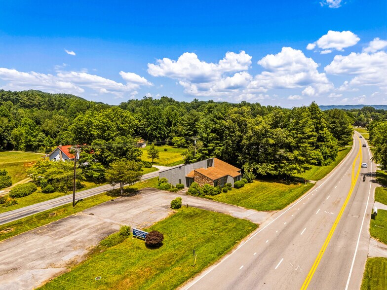 675 Hendersonville Hwy, Pisgah Forest, NC à vendre - Photo de l’immeuble – Image 3 sur 31