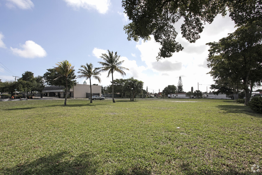 2400 Hammondville Rd, Pompano Beach, FL à vendre - Autre – Image 1 sur 3