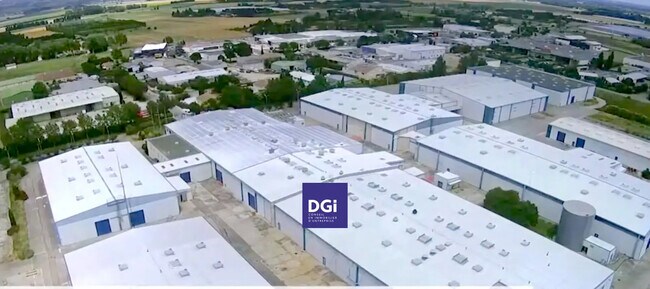 Plus de détails pour Local d'activités à louer