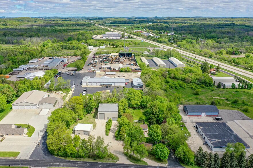 3460 Town Hall Rd, Kewaskum, WI à vendre - Photo de l’immeuble – Image 3 sur 9