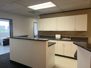 8200 E Belleview Ave, Greenwood Village, CO à louer Photo de l’immeuble– Image 2 sur 3