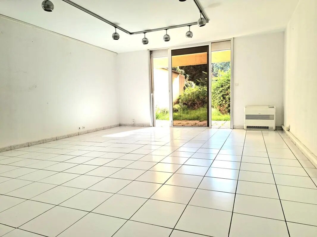 Bureau dans Fréjus à vendre Photo de l’immeuble– Image 1 sur 7