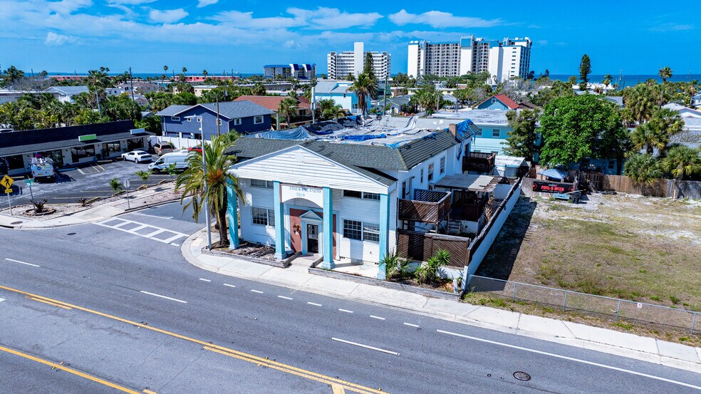 7210 Gulf Blvd, St Pete Beach, FL à vendre - Photo de l’immeuble – Image 3 sur 13