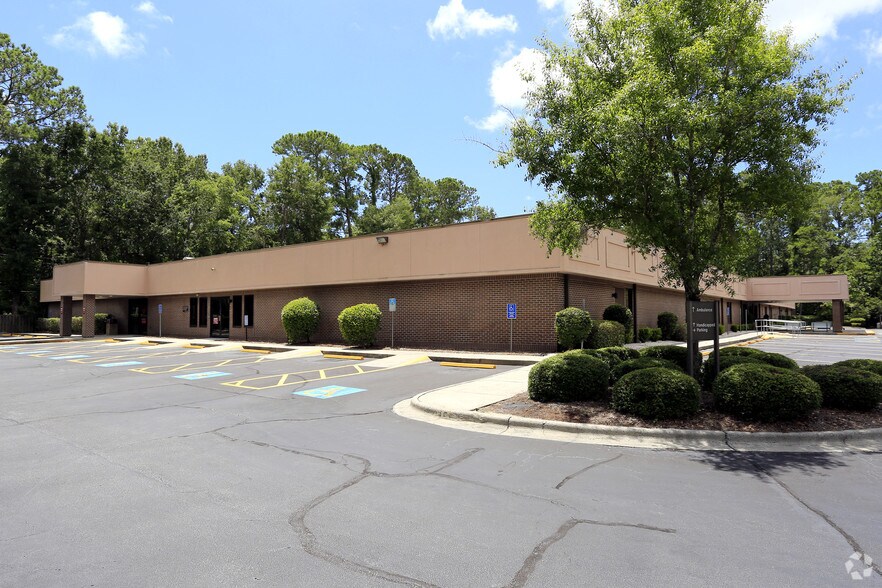 325 W Montgomery Cross Rd, Savannah, GA à louer - Photo principale – Image 1 sur 37