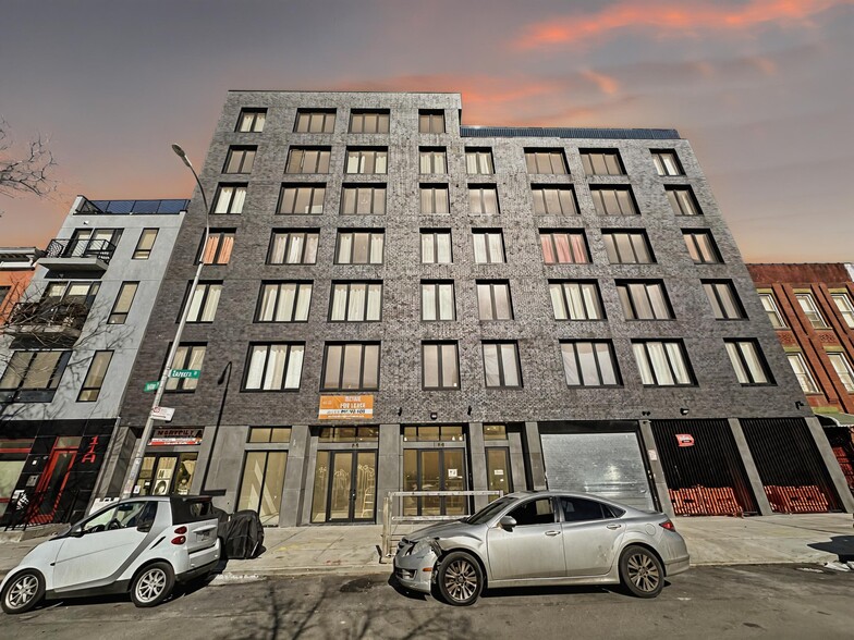 17 Somers St, Brooklyn, NY à louer - Photo de l’immeuble – Image 1 sur 17