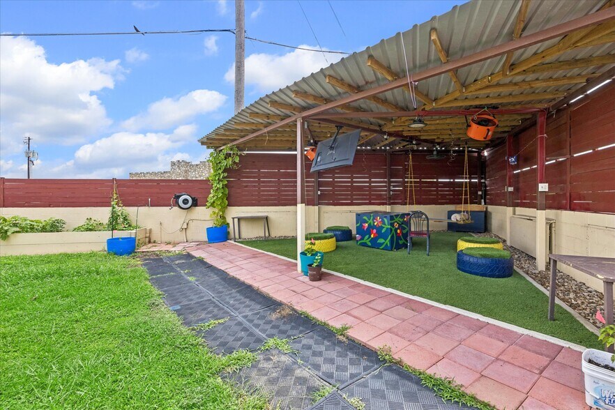15101 S Interstate 35, Buda, TX à vendre - Photo de l’immeuble – Image 3 sur 12