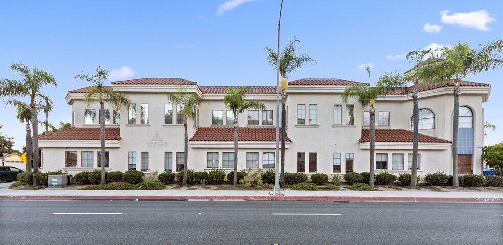200 E Washington Ave, Escondido, CA à louer - Photo de l’immeuble – Image 1 sur 8