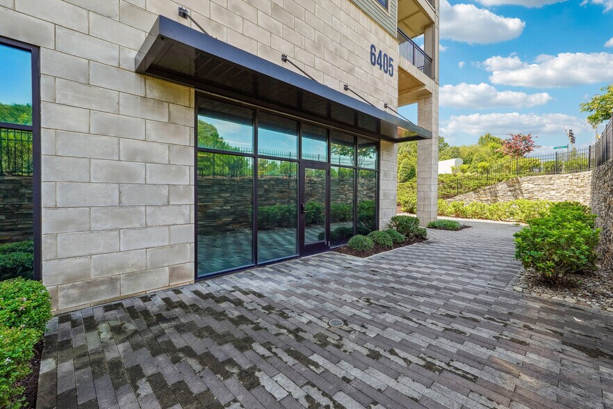 6405 Rex Ln, Alpharetta, GA à louer - Photo de l’immeuble – Image 3 sur 11