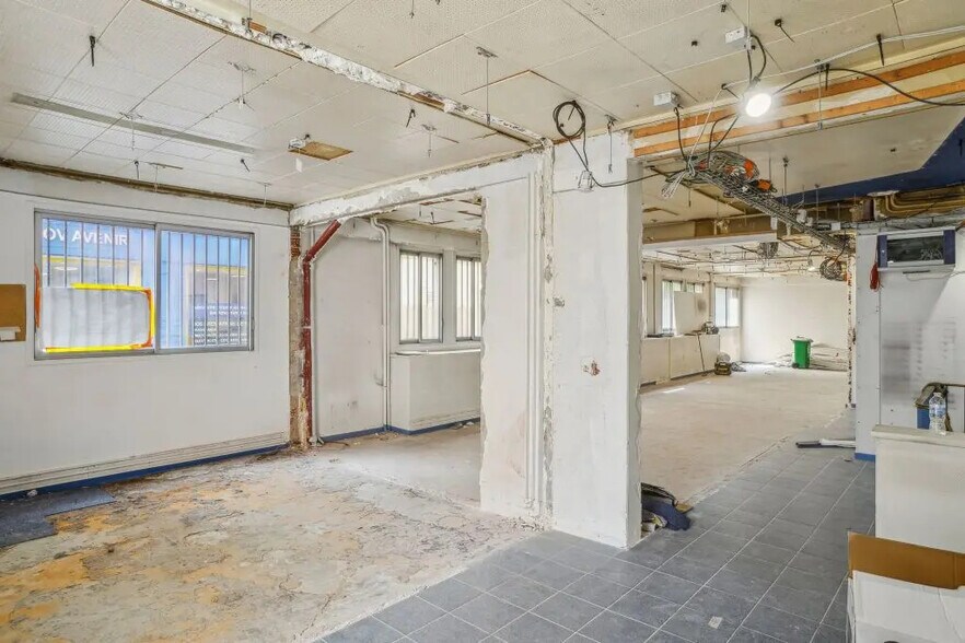 18 Bis Rue Violet, Paris à louer - Photo de l’immeuble – Image 2 sur 9