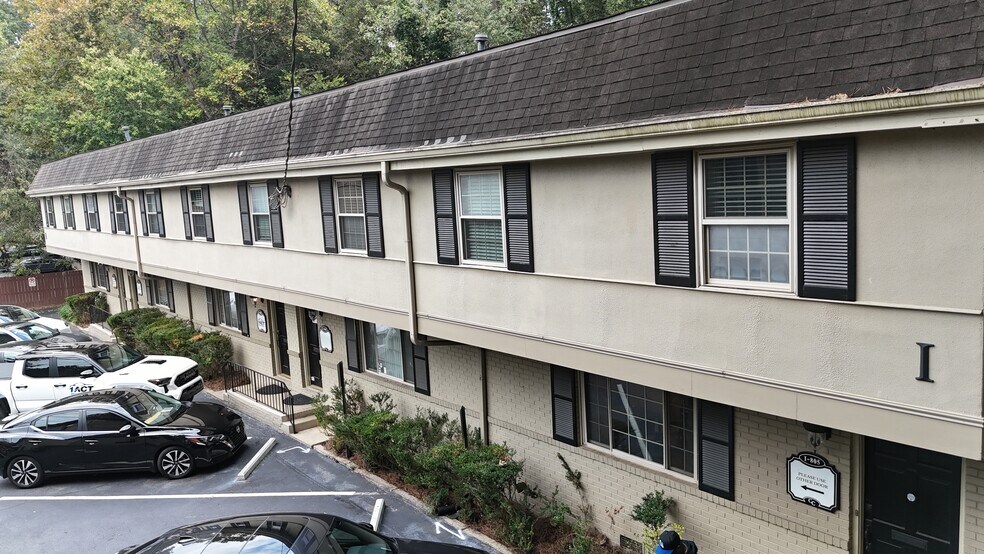 4651 Roswell Rd NE, Atlanta, GA à louer - Photo de l’immeuble – Image 2 sur 17