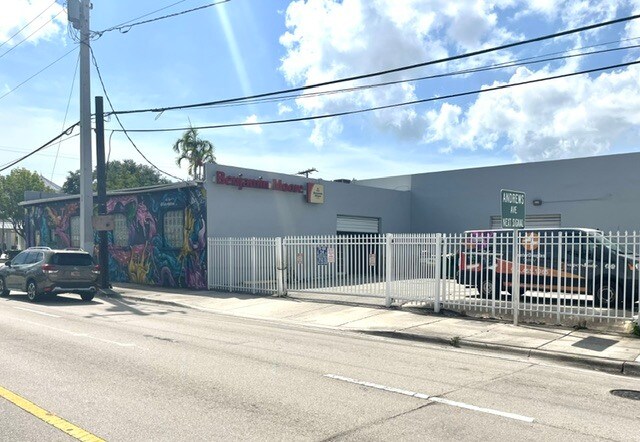 1207 SW 1st Ave, Fort Lauderdale, FL à louer - Photo de l’immeuble – Image 3 sur 14