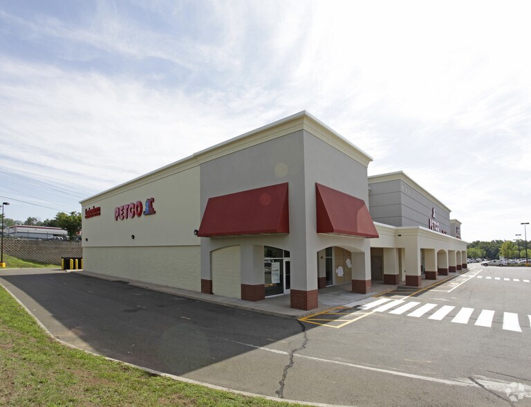 2335 Dixwell Ave, Hamden, CT à louer - Photo principale – Image 3 sur 7