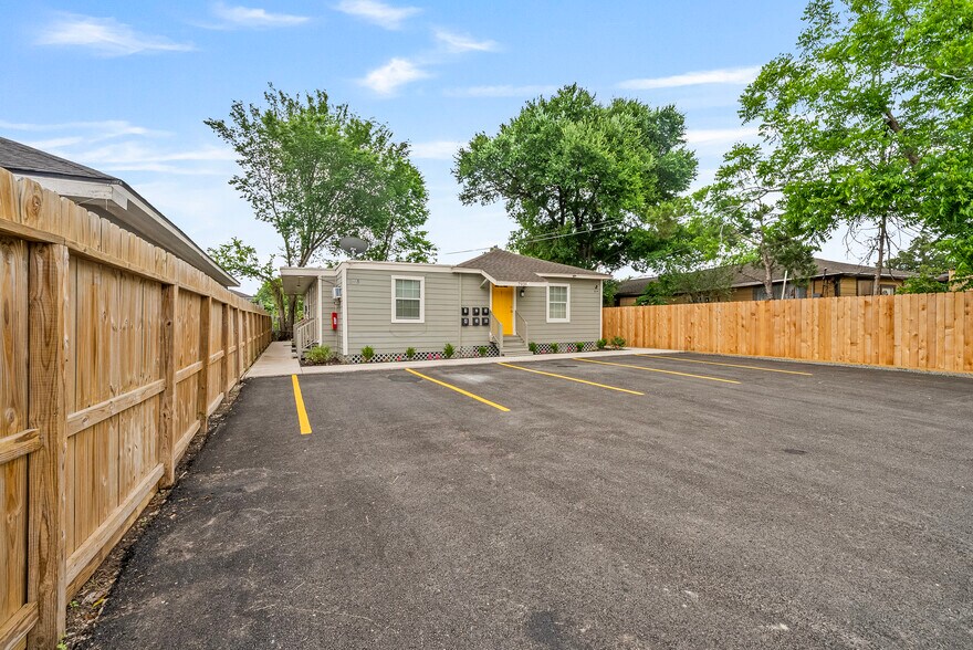 7938 Kerr St, Houston, TX à vendre - Photo de l’immeuble – Image 2 sur 8
