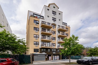 Plus de détails pour 14477 Barclay Ave, Flushing, NY - Logement à vendre