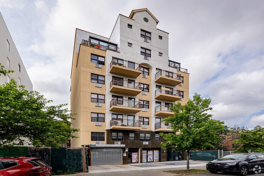144-77 Barclay Ave, Flushing, NY à louer - Photo principale – Image 1 sur 5