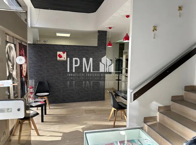 Local commercial dans Marseille à vendre - Photo de l’immeuble – Image 3 sur 5