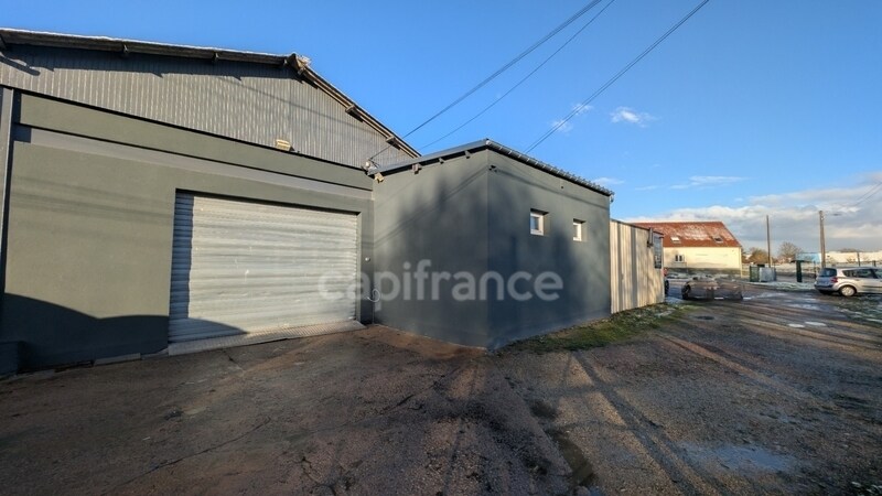 Local d'activités dans Sarceaux à vendre Photo de l’immeuble– Image 1 sur 4