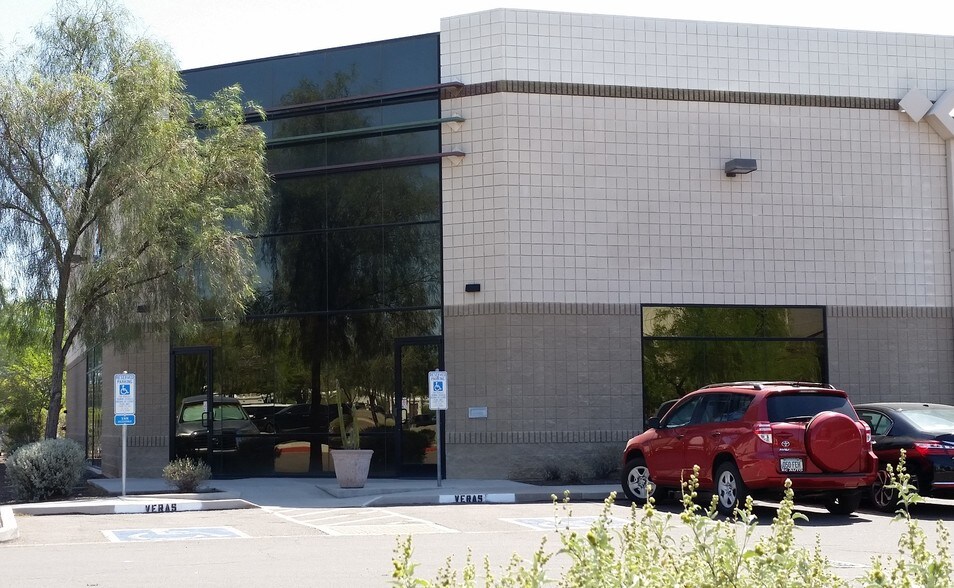 2325 W Utopia Rd, Phoenix, AZ à louer - Photo de l’immeuble – Image 1 sur 4