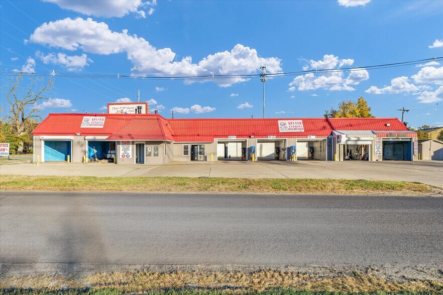 501 E University Ave, Urbana, IL à vendre - Photo de l’immeuble – Image 3 sur 39