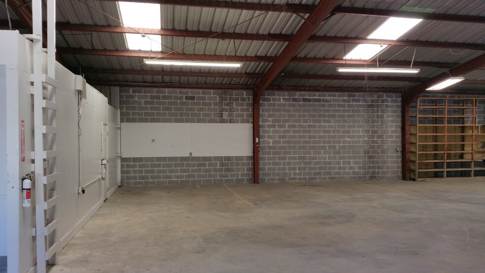 78 Haby Dr, San Antonio, TX à louer - Photo intérieure – Image 3 sur 12