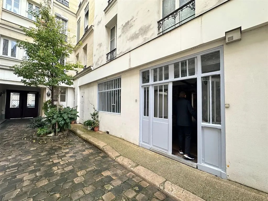 Local commercial dans Paris à louer Photo de l’immeuble– Image 1 sur 10