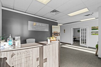 35-39 Kennedy Dr, Putnam, CT à louer Photo intérieure– Image 2 sur 4